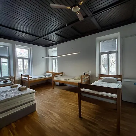 Vv Art, Unique In Center *