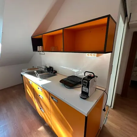 Vv Art, Unique In Center Apartman