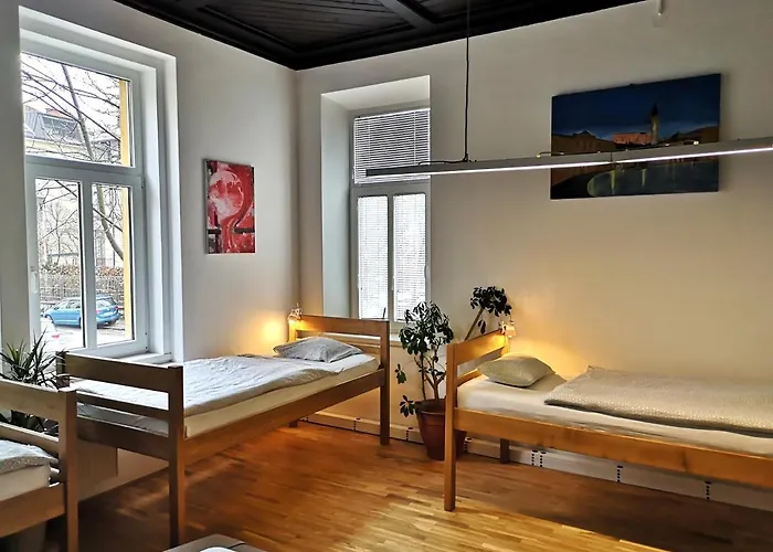 Vv Art, Unique In Center *