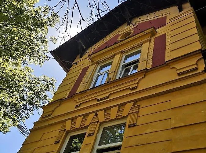 Vv Art, Unique In Center Любляна